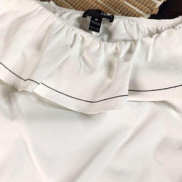 EUC Aqua cold shoulder top - Picture 3 of 5